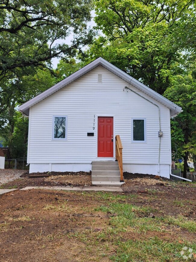 Building Photo - Fully remodeled 2 Bedroom Home