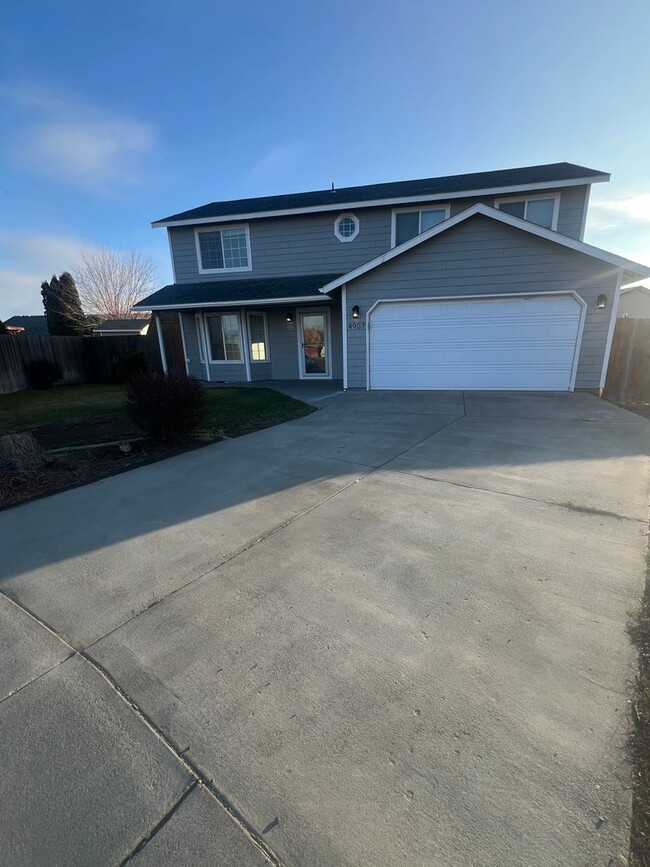 Beautiful Kennewick home located in a quie... - Beautiful Kennewick home located in a quie...