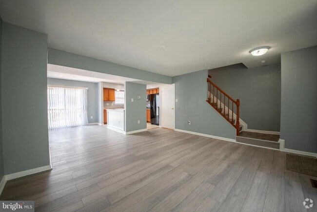Building Photo - 3915 Friar St Rental