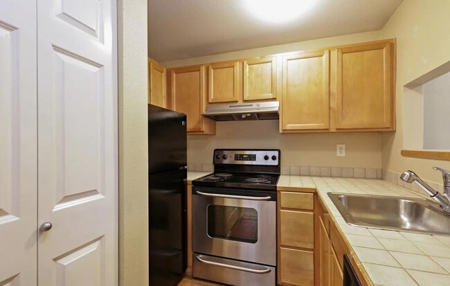 Photo - 1127 N 198th St