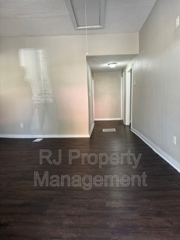 Photo - 135 Modder Ave