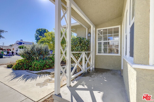 Photo - 11941 Aneta St