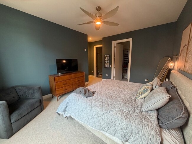 Photo - 1701 W Webster Ave Unit 611