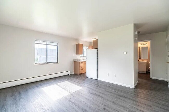 Photo - Miller Court Apartments - Security Deposit As Low As $0! LIMITED TIME 1-Month Free! Unit 688 - 1