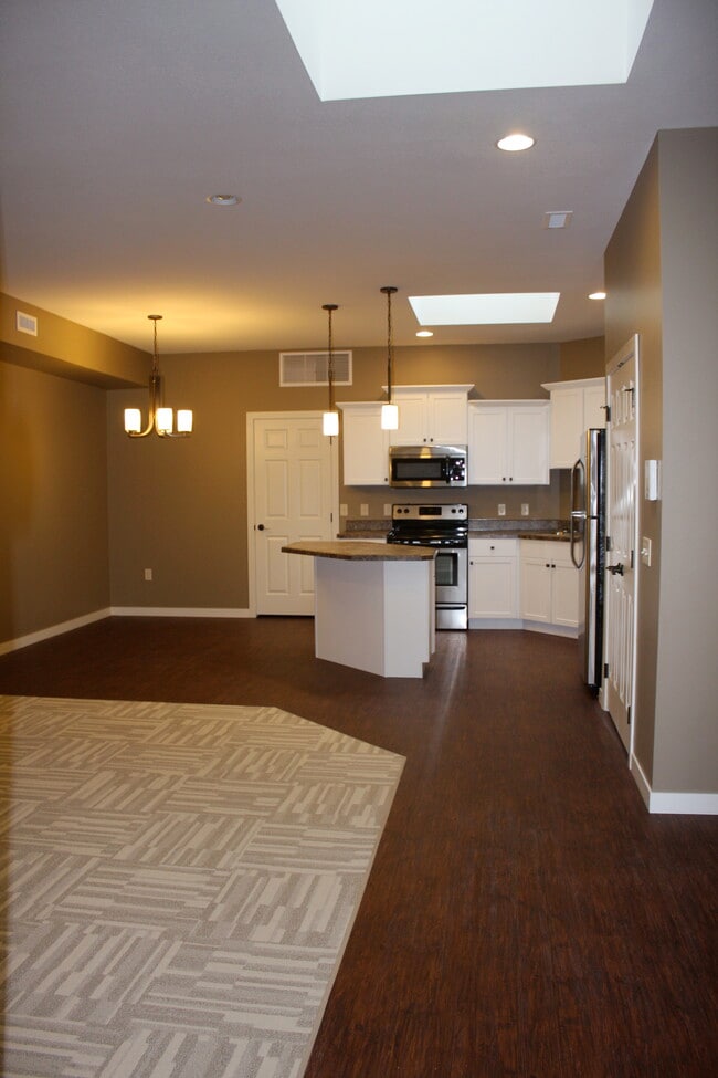 Building Photo - 225 Belgrade Ave Unit B Rental