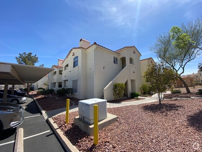 Building Photo - Charming 2Bed/2Bath 1st Floor Condo nestle... Unit 413