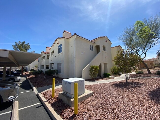 Charming 2Bed/2Bath 1st Floor Condo nestle... - Charming 2Bed/2Bath 1st Floor Condo nestle... Unidad 413