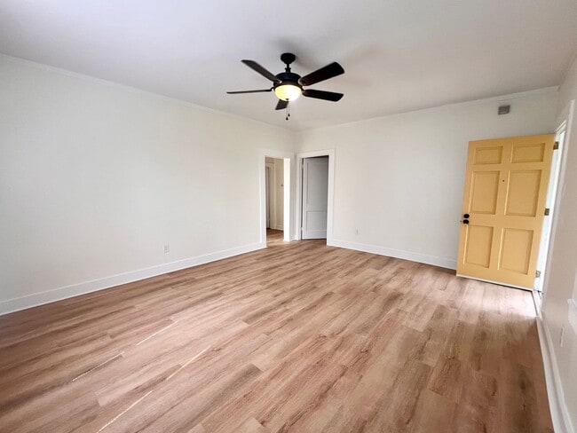 Photo - 810 Stonehenge Ave