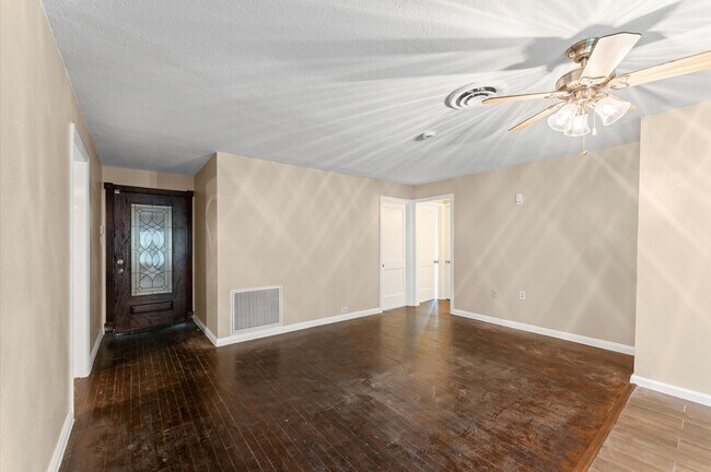Photo - 3216 Avenue I Ave