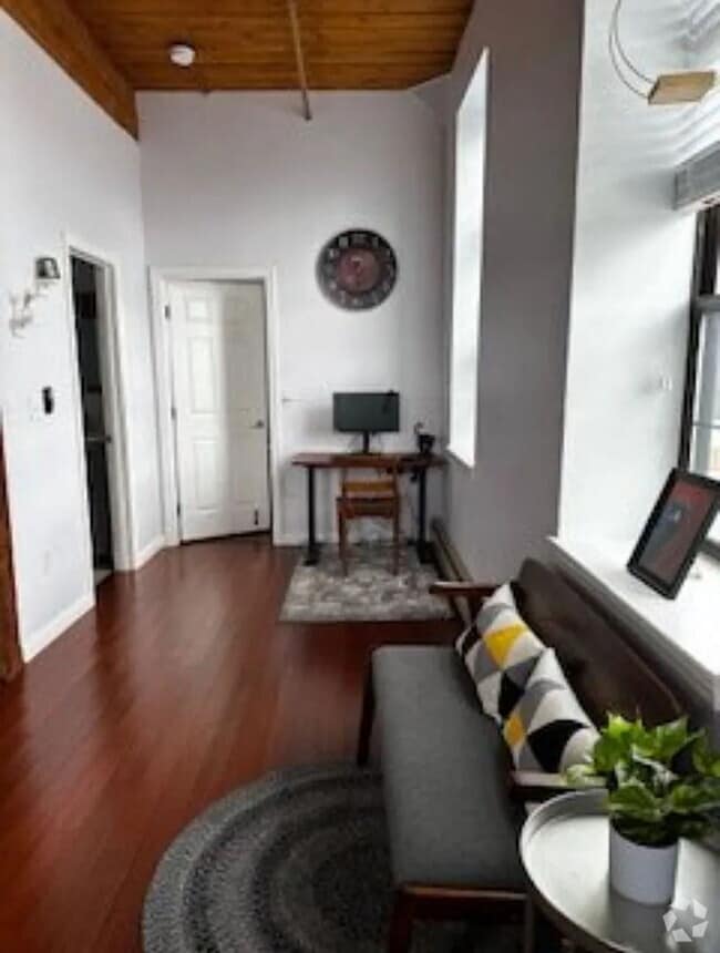 Building Photo - 1 bed 1 bath Unit 319 Rental