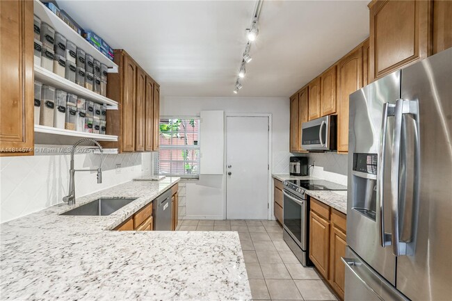 Photo - 680 Tennis Club Dr Unit 110