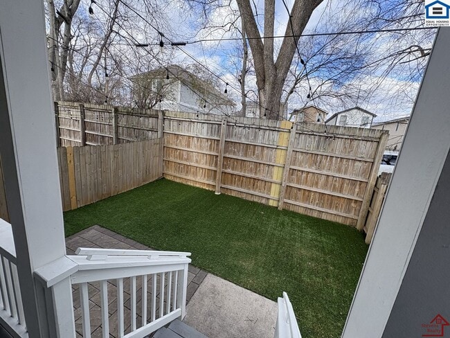 Photo - 5906A Carl Pl