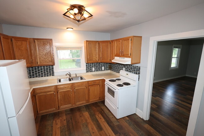 Photo - 2908 Pleasant Plain Ave