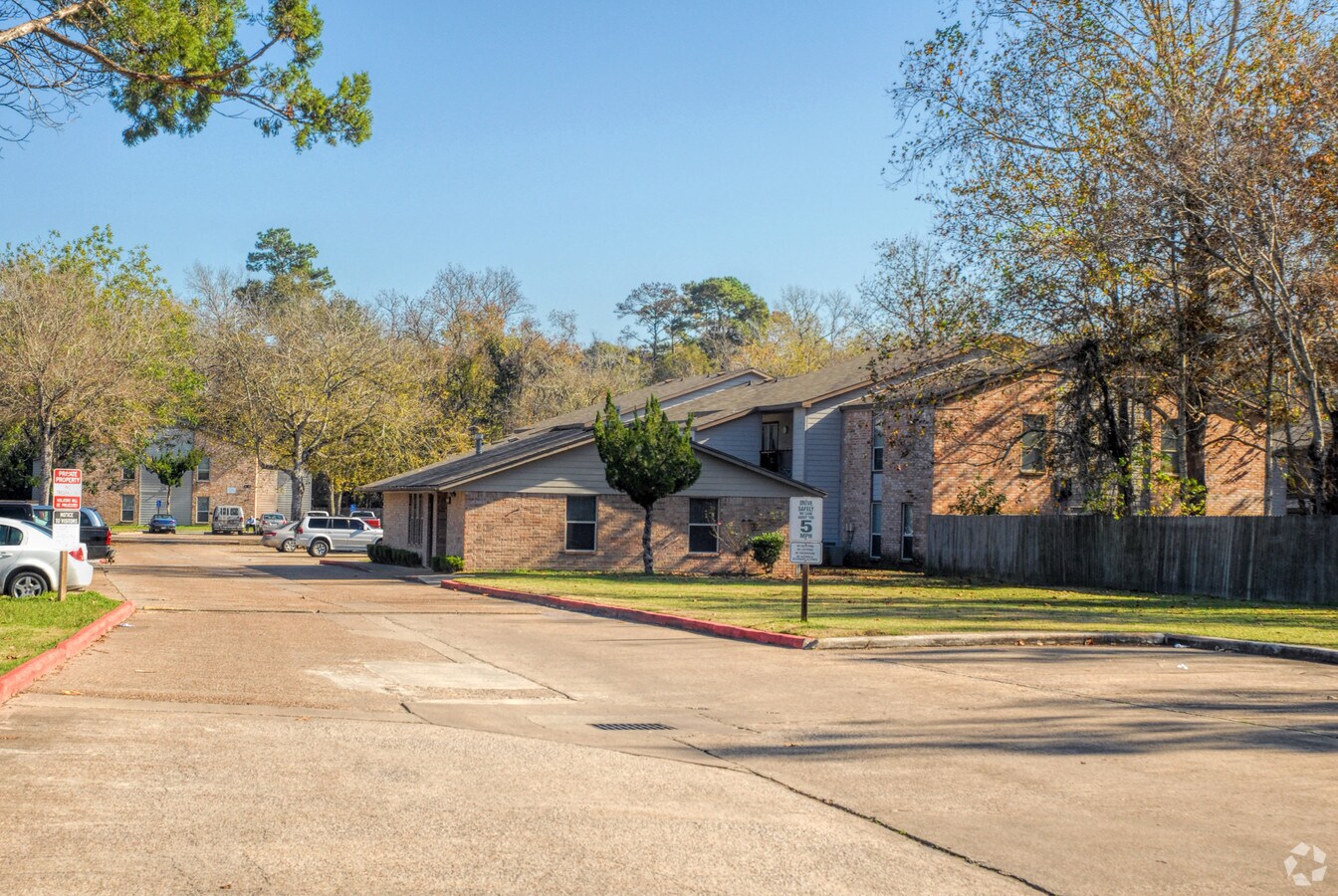 Photo - Cedar Ridge Apartments
