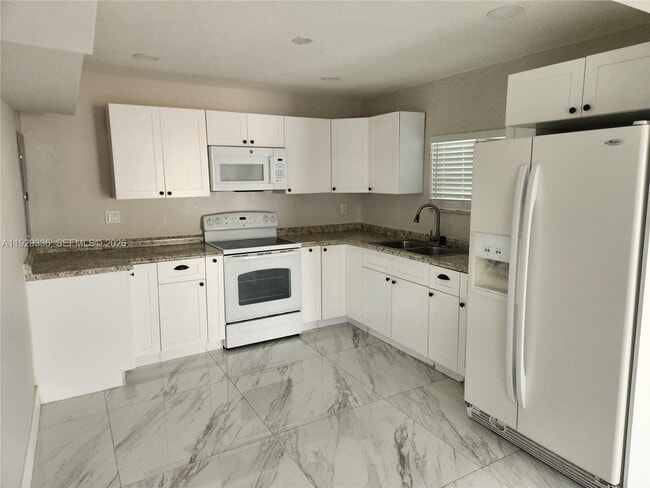 Photo - 342 E 46th St Unidad 1