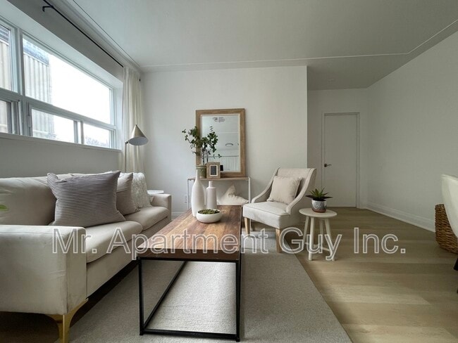 Photo - 1284 Fennell Ave E Unit Suite 6