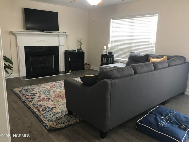 Photo - 203 MacDonald Blvd