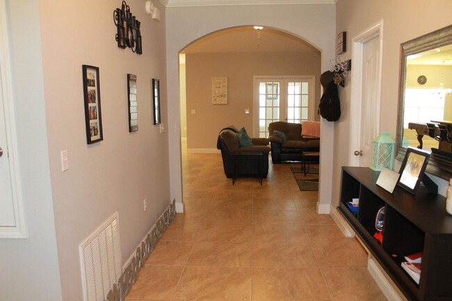 Photo - 723 Lime Ln