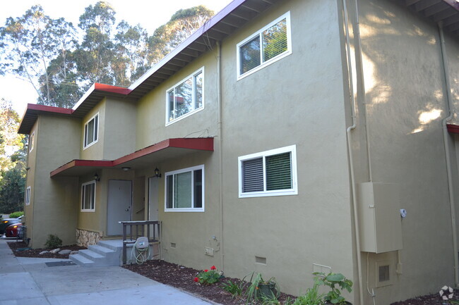 Building Photo - 2865 Capitola Rd Unit 2865 Capitola Road  1 Rental