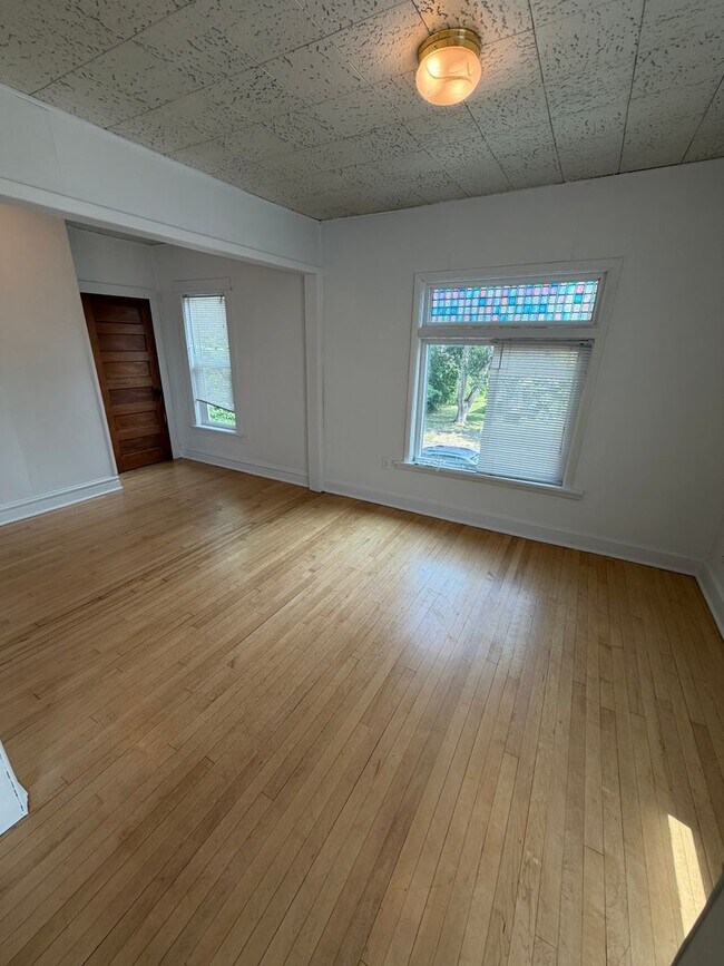 409 N 51st Ave W Unit Upper Unit