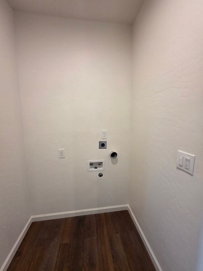 Photo - 2020 E Seeger Ave