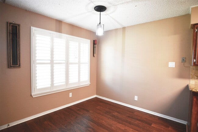 Photo - 3009 Rose Ln