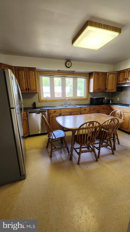 Photo - 202 Holly St