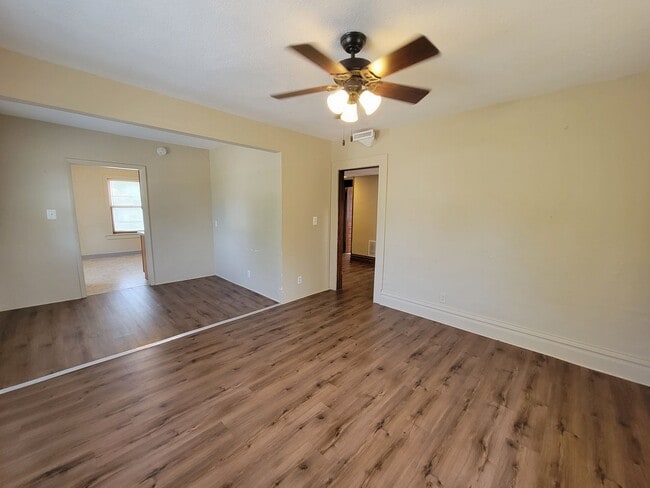 Photo - 604 W Seerley Blvd Unit 604-1/2