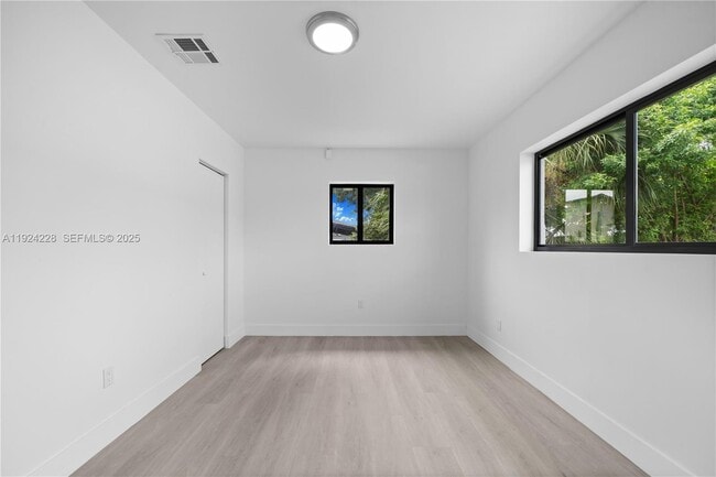 Photo - 2983 NW 1st St