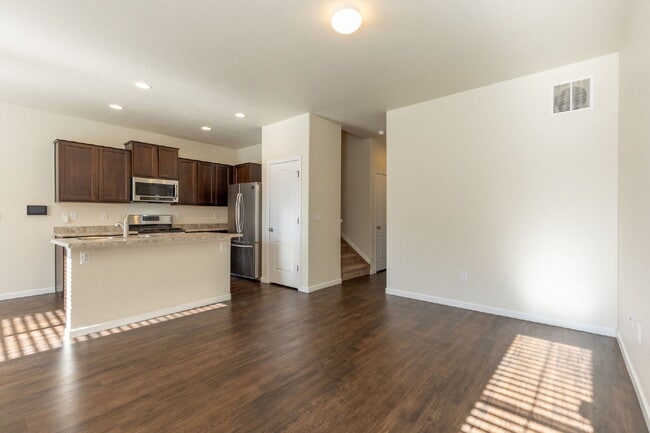 Photo - Newer 3bdrm/2 1/2 bath townhome in the heart of Longmont!