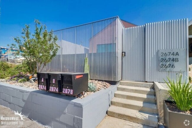 Building Photo - Modern 1Bdm 1Ba Apartment in a Prime Locat...