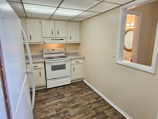 245 Center Rd Unit 211