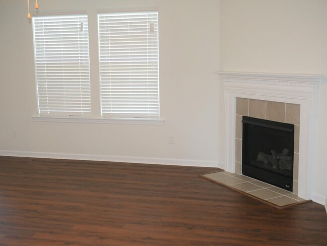 Photo - 5733 Midstream Cir