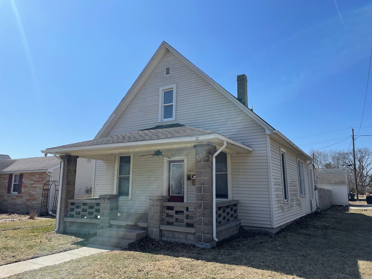 Three Bedroom House - Three Bedroom House