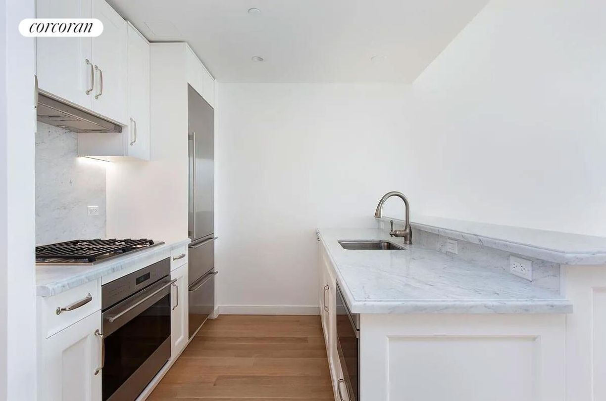 Photo - 225 E 19th St