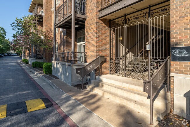 Photo - 600 W Meadow St