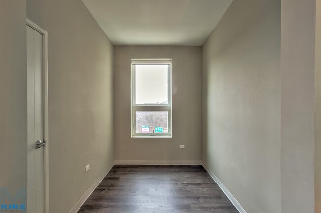 Photo - 851 W Grand Ave Unit 404