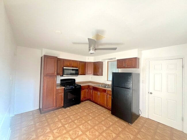 Photo - NORTH SIDE - Spacious 2BD/1BTH unit for rent!