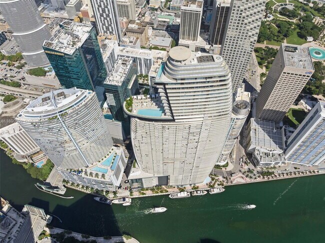 Photo - 300 Biscayne Blvd Way