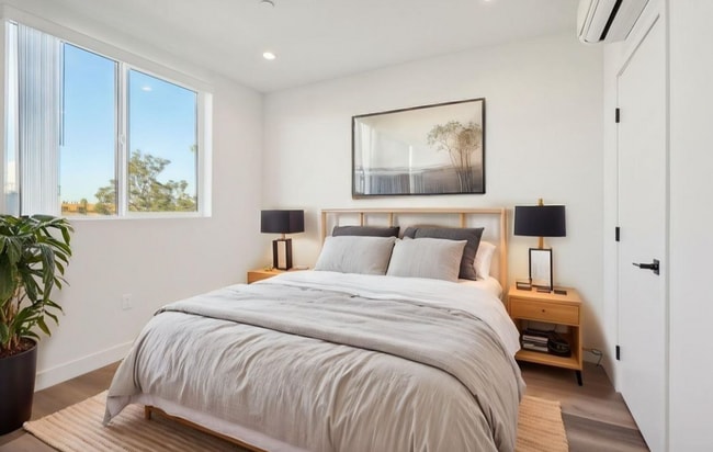 Photo - 10806 Blix St Unidad 401