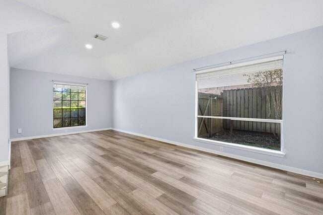 Photo - 2835 Twin Knolls Dr