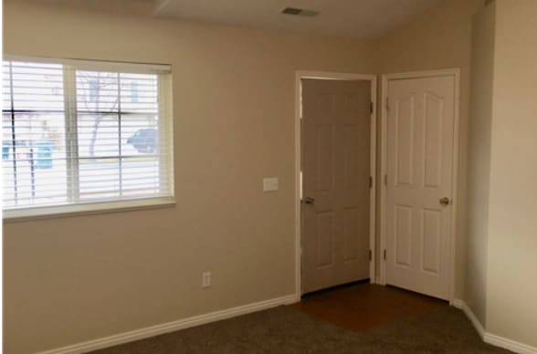 Photo - 540 E 450 N