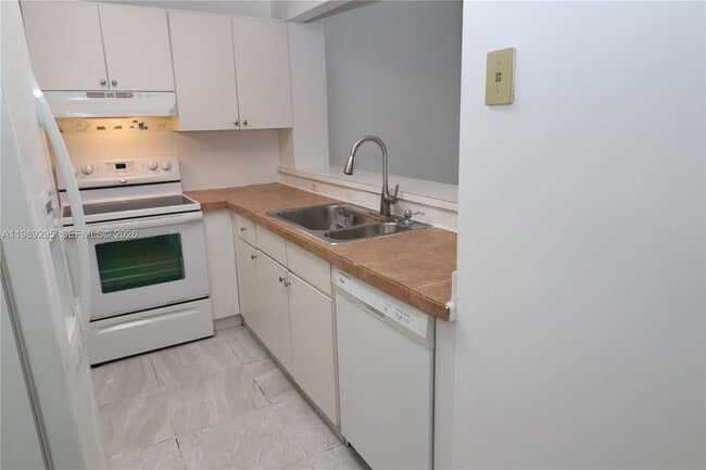 Photo - 16531 NE 35th Ave Unit 1