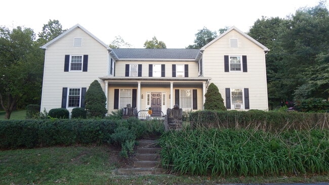 Building Photo - 6 S Ridge Rd Unit D