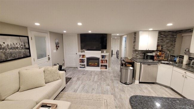 Photo - 85 Mohawk Ave Unit Garden