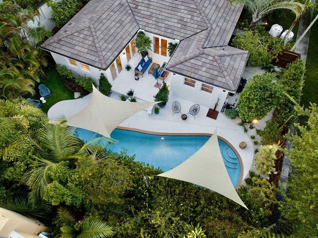 Photo - 3080 Calusa St