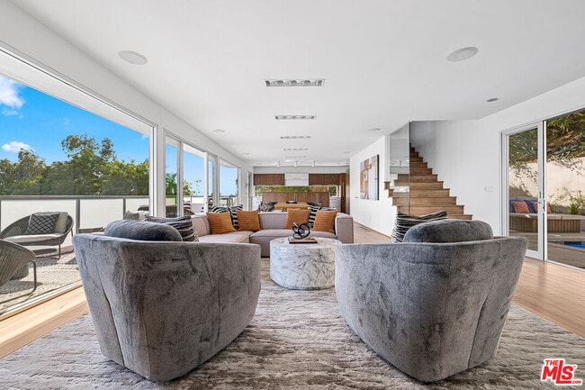 Photo - 8737 St Ives Dr