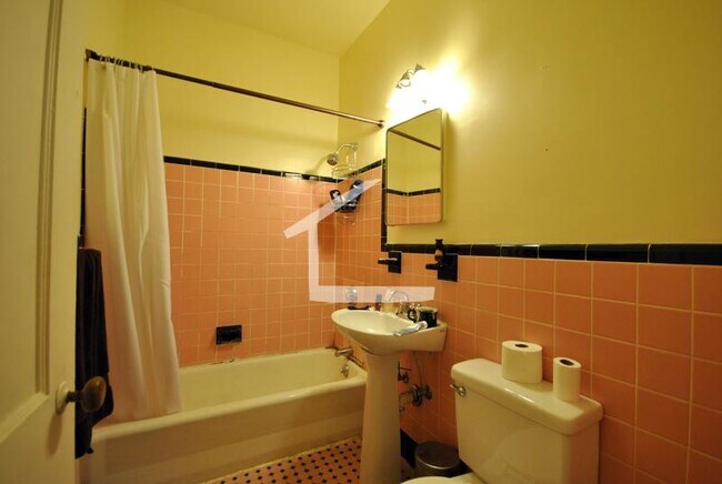 Photo - 57 Brighton Ave Unidad 2