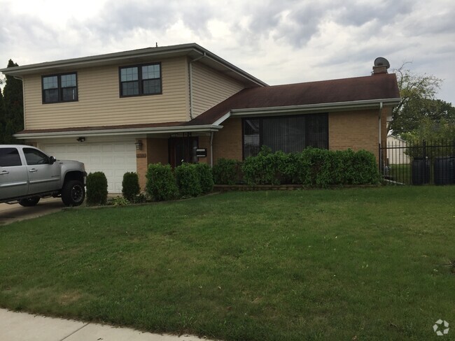 Building Photo - 1715 W Martin Ln Rental