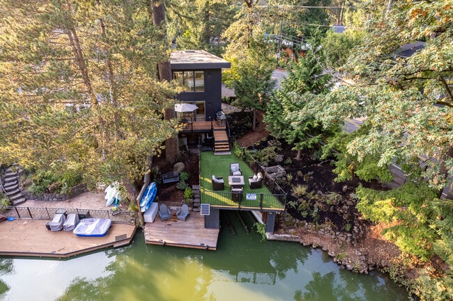 Photo - 3300 South Shore Blvd